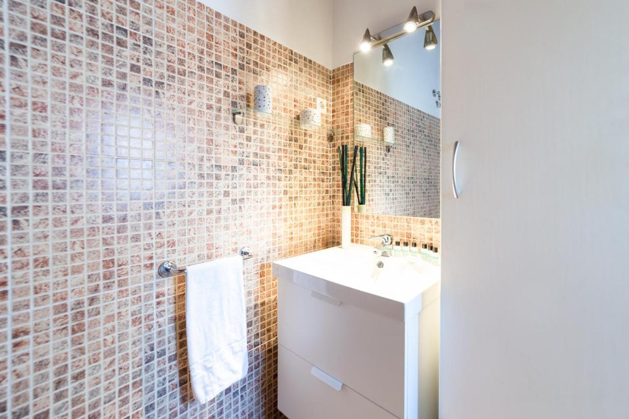 Apartamentos Puerta Del Sol I Madrid Eksteriør billede