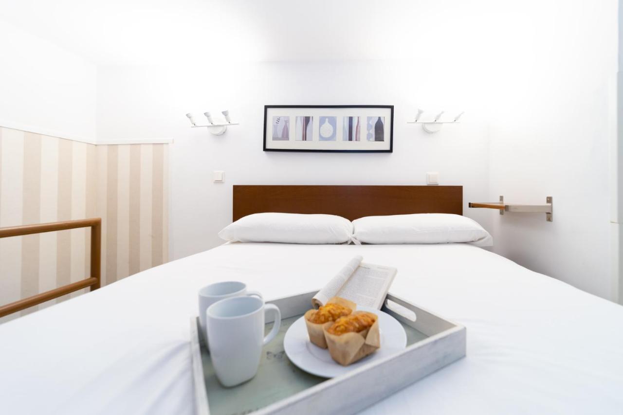 Apartamentos Puerta Del Sol I Madrid Eksteriør billede